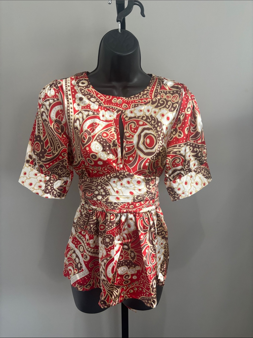 BCBGMaxAzria Red Paisley Keyhole Peplum Tunic Size Small